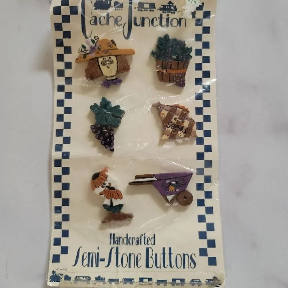 Buttons Cache junction handcrafted semi stone garden vintage grape 90s sunflower